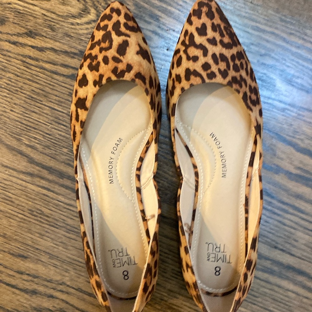 NWOT Time and True Animal Print Flats size 8